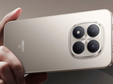 Trasera del Redmi Note 15 Pro 5G en color titanio