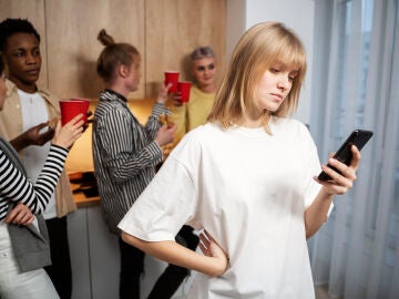 La ciencia revela por qu&eacute; las personas m&aacute;s inteligentes tienden a tener menos amigos