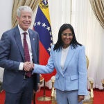 Secretario de Energ&iacute;a de EE.UU. impulsa "hist&oacute;rico" acuerdo con Delcy Rodr&iacute;guez en Caracas