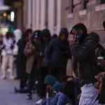 Los migrantes que accedan a la regularización podrán viajar dentro de la UE pero no residir ni trabajar