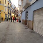 Indignaci&oacute;n en el barrio valenciano de Velluters: "Colas de puteros a menos de 50 metros de un colegio"