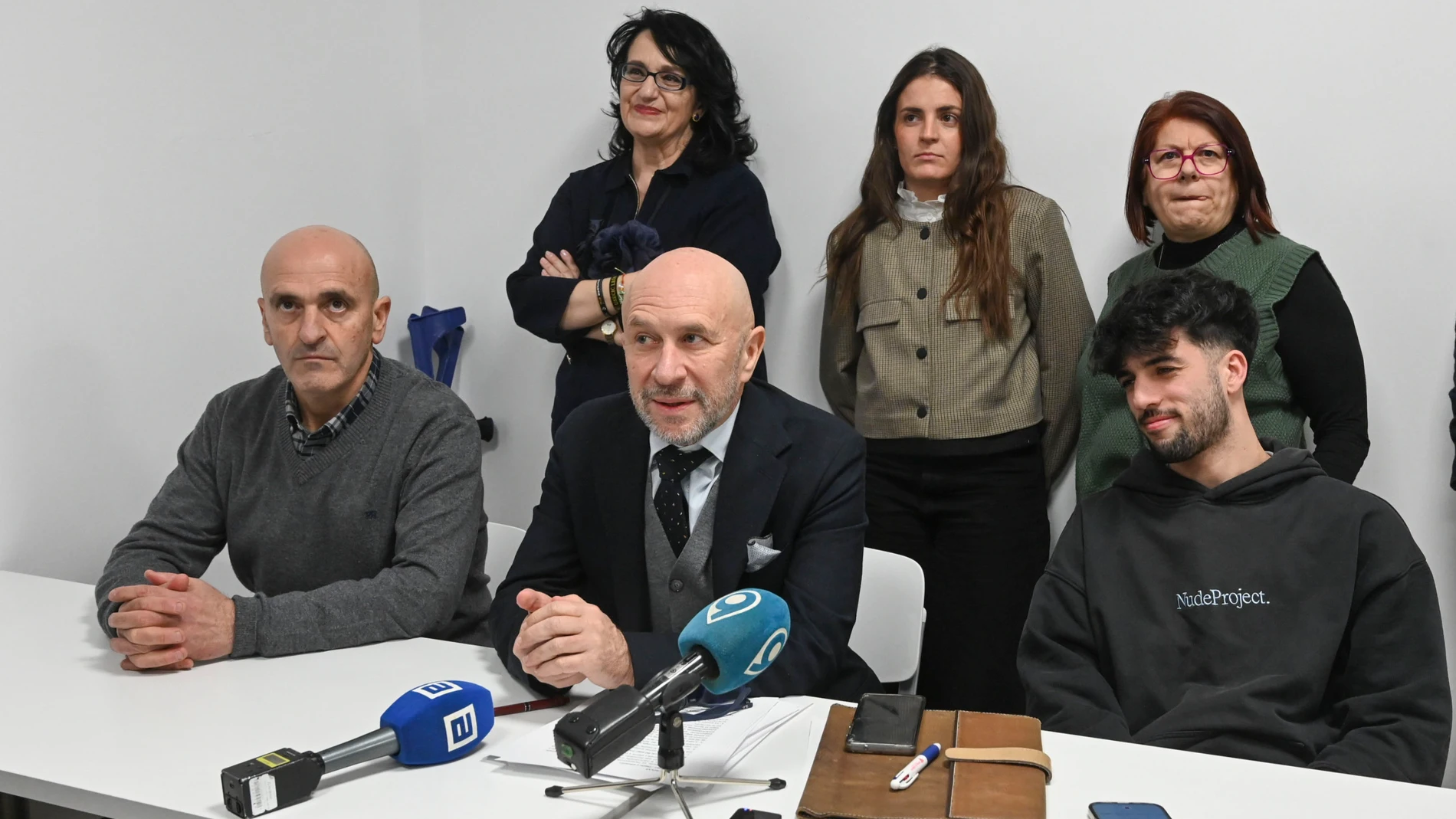 VILLAMANIN (LEÓN), 11/02/2026.- Reunión este miércoles, de la comisión gestora Lotería de Navidad en Villamanin (León). EFE/ J.Casares