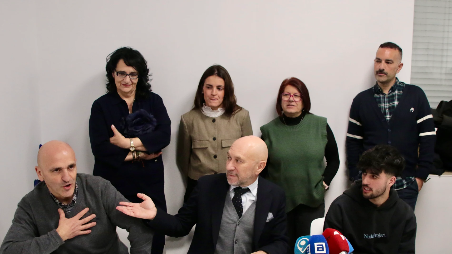 La plataforma creada por la Comisión de Fiestas de Villamanín da una rueda de prensa para informar sobre el desarrollo del proceso de registro