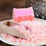 Por qu&eacute; cada vez m&aacute;s gente ralla jab&oacute;n de manos y lo mezcla con pan y harina en sus casas https://vm.tiktok.com/ZNRy5RSM7/