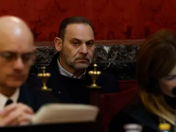 El Supremo celebra el prólogo al juicio de las mascarillas contra Ábalos, Koldo y Aldama MADRID, 12/02/2026.- El exministro Jose Luis Ábalos durante la audiencia preliminar en el Tribunal Supremo este jueves, para tratar las nulidades que plantean las defensas como paso previo al juicio contra el exministro y su exasesor Koldo García por los contratos de mascarillas, que pretenden que ahora se celebre en la Audiencia Nacional.-EFE/ JJ Guillén POOL