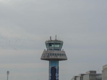 Econom&iacute;a.- Cancelados 53 vuelos y 8 desviados en el Aeropuerto de Barcelona por la alerta de viento