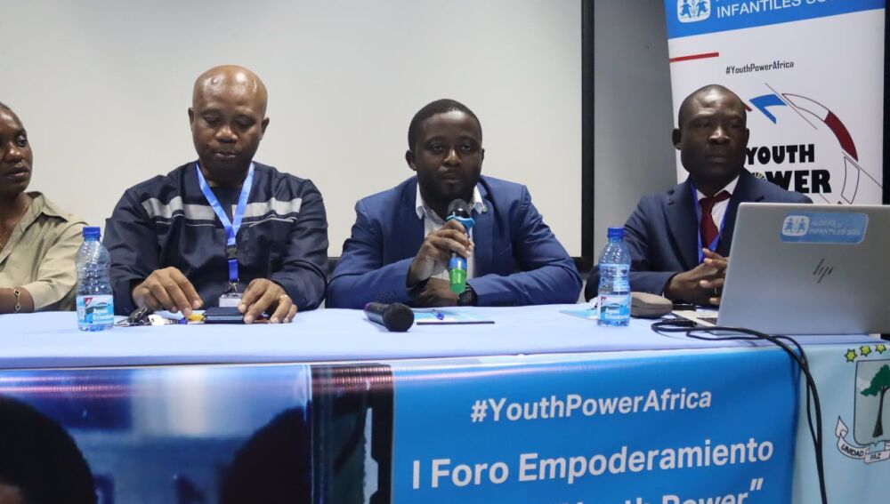 Impulsar y conectar a una generación preparada y formada es un objetivo primordial para el país