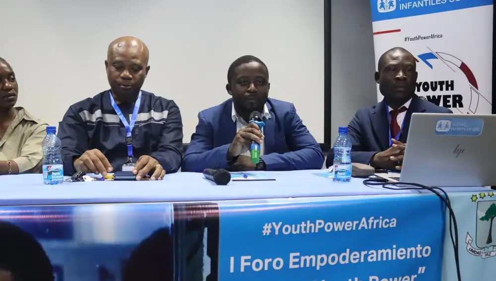 Impulsar y conectar a una generación preparada y formada es un objetivo primordial para el país