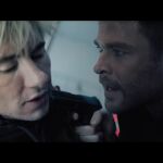 Barry Keoghan y Chris Hemsworth representan las dos caras de la delincuencia