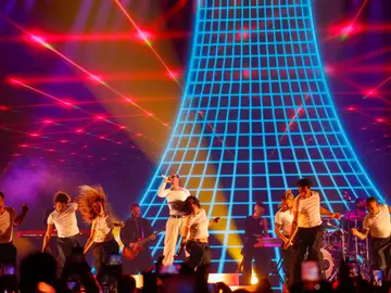 Segunda semifinal del Benidorm Fest 2026 Abraham Mateo durante la segunda final del Benidorm Fest 2026, a 12 de febrero de 2026, en Benidorm, Comunidad Valenciana (España). El Benidorm Fest encara su quinta edición y aunque este año no servirá para elegir al representante de España en el Festival de Eurovisión tras la retirada de RTVE por la participación de Israel, concede a cambio más premios para los concursantes. Joaquín P. Reina / Europa Press 13/02/2026