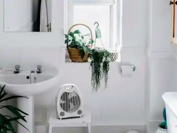 Cuatro calefactores que pueden hacer que el baño deje de ser el rincón más frío de la casa Calefactores