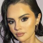 Selena Gomez con maquillaje en tonos bronce