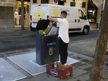 Contenedor soterrado en el centro de Madrid