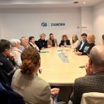 Leticia Garc&iacute;a se re&uacute;ne con miembros de asociaciones de personas mayores de Zamora