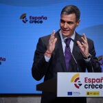 El Presidente del Gobierno, Pedro S&aacute;nchez, clausura el acto de presentaci&oacute;n del nuevo fondo &lsquo;Espa&ntilde;a Crece&rsquo;, en