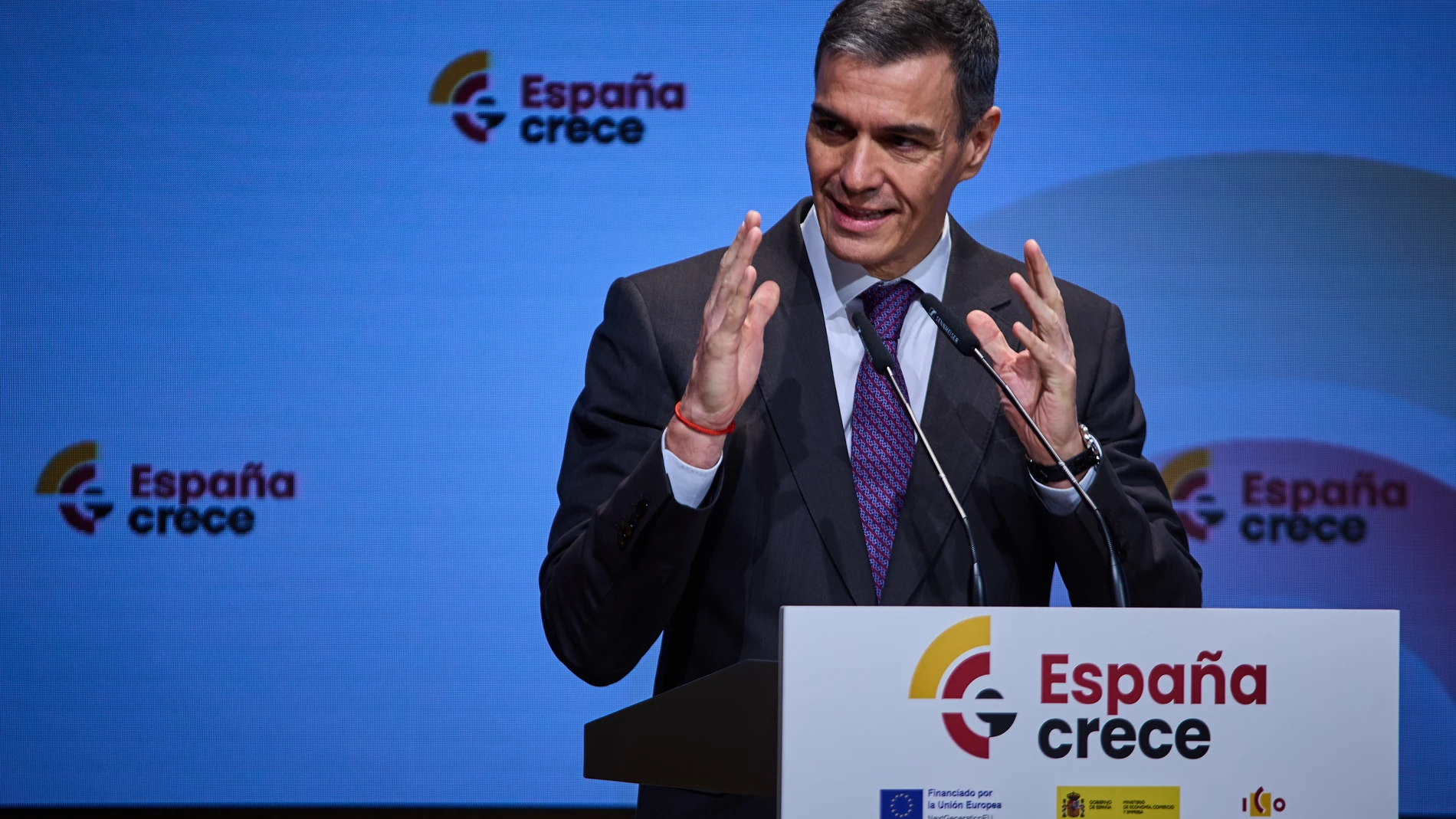 El Presidente del Gobierno, Pedro Sánchez, clausura el acto de presentación del nuevo fondo ‘España Crece’, en la sede del Colegio de Arquitectos de Madrid. © Alberto R. Roldán / Diario La Razón. 16 02 2026