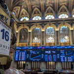 La Bolsa espa&ntilde;ola sube el 0,93 % tras la apertura y recupera los 17.800 puntos