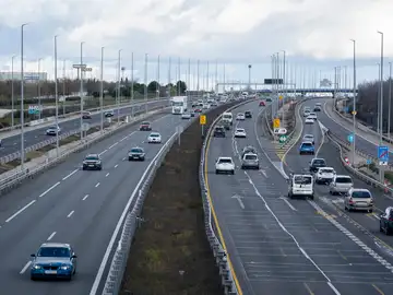 Bruselas avisa de que España incumplirá el objetivo de reducir a la mitad las víctimas de tráfico en 2030 Bruselas avisa de que España incumplirá el objetivo de reducir a la mitad las víctimas de tráfico en 2030