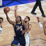 Kawhi Leonard cuaj&oacute; doce minutos asombrosos en el partido ante el Resto del Mundo