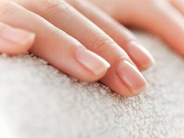 Lo que tus u&ntilde;as dicen sobre tu salud: se&ntilde;ales que no debes ignorar