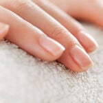 Lo que tus u&ntilde;as dicen sobre tu salud: se&ntilde;ales que no debes ignorar