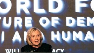 Hillary Clinton acusa al Gobierno de Trump de 