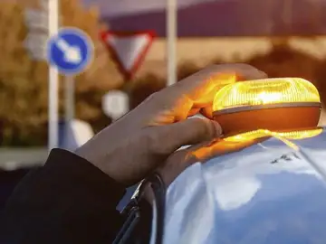 que baliza v16 comprar para tu coche comparativa de los mejores modelos homologados por la dgt que baliza v16 comprar para tu coche comparativa de los mejores modelos homologados por la dgt