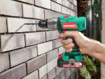 Colgar un cuadro, montar muebles o arreglar algo suelto: este taladro puede con todo HYCHIKA Taladro Percutor