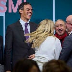 El presidente del Gobierno, Pedro S&aacute;nchez, preside la firma del acuerdo para la subida del salario m&iacute;nimo 