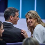 El presidente del Gobierno, Pedro S&aacute;nchez, junto a la vicepresidenta Yolanda D&iacute;az