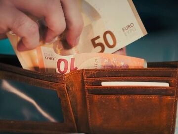 El secreto de un billete de 50 euros doblado que podr&iacute;a salvarte m&aacute;s de lo que imaginas