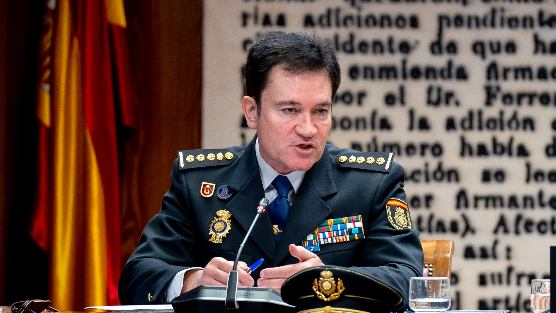 El comisario provincial y jefe provincial de la Policía Nacional en Valencia, Vicente Martínez Guillem, comparece ante la Comisión de Investigación sobre la dana, en el Senado, a 16 de febrero de 2026, en Madrid (España). La asistencia del jefe provincial de la Policía Nacional en Valencia, Vicente Martínez Guillem, se enmarca en la ronda de testimonios de responsables operativos que la comisión del Senado está recabando para completar el relato de lo ocurrido durante aquellos días. 16 FEBRE...