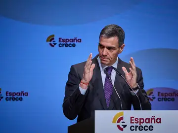 El Presidente del Gobierno, Pedro Sánchez, clausura el acto de presentación del nuevo fondo ‘España Crece’, en El Presidente del Gobierno, Pedro Sánchez, clausura el acto de presentación del nuevo fondo ‘España Crece’, en la sede del Colegio de Arquitectos de Madrid. © Alberto R. Roldán / Diario La Razón. 16 02 2026