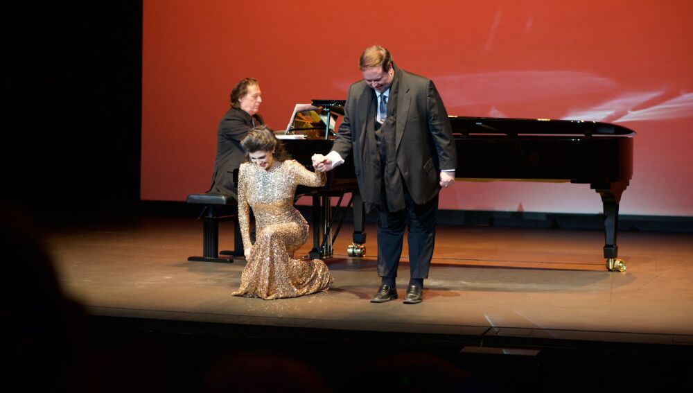 Angélica de La Riva, el tenor Miguel Borrallo y el maestro Sergio Kuhlmann.