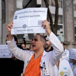 Los m&eacute;dicos se concentran frente al hospital de La Princesa