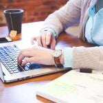 Econom&iacute;a.- La CNMC critica la falta de transparencia que sufren las pymes durante los contratos p&uacute;blicos