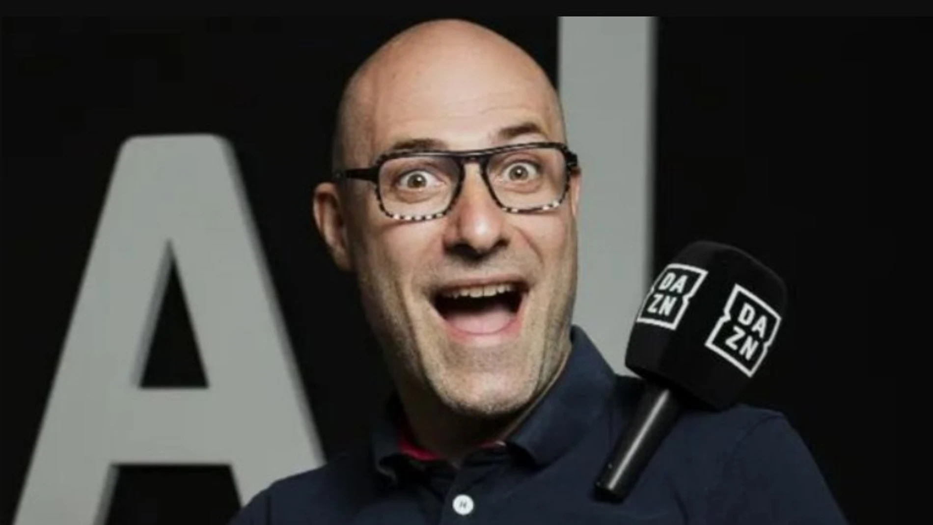 La voz del fútbol en DAZN, Miguel Ángel Román, ficha por la F1 y retrasmitirá los test de Baréin