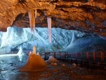 Cueva glaciar de Scarisoara, Ruman&iacute;a