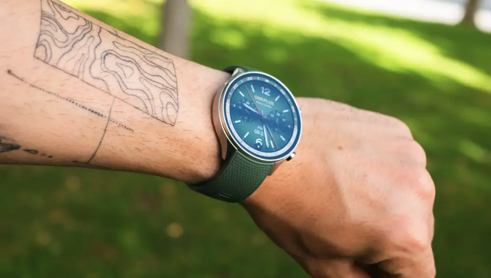 smartwatch oneplus watch 2r de color verde