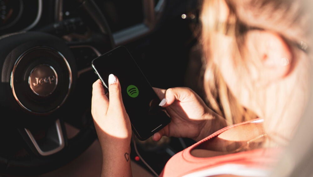 Usar el movil en el coche