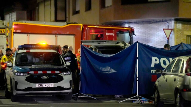 Mueren cinco personas en un incendio en un bloque de pisos de Manlleu (Barcelona)