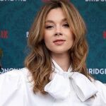 Claudia Jessie en un evento promocional de Bridgerton