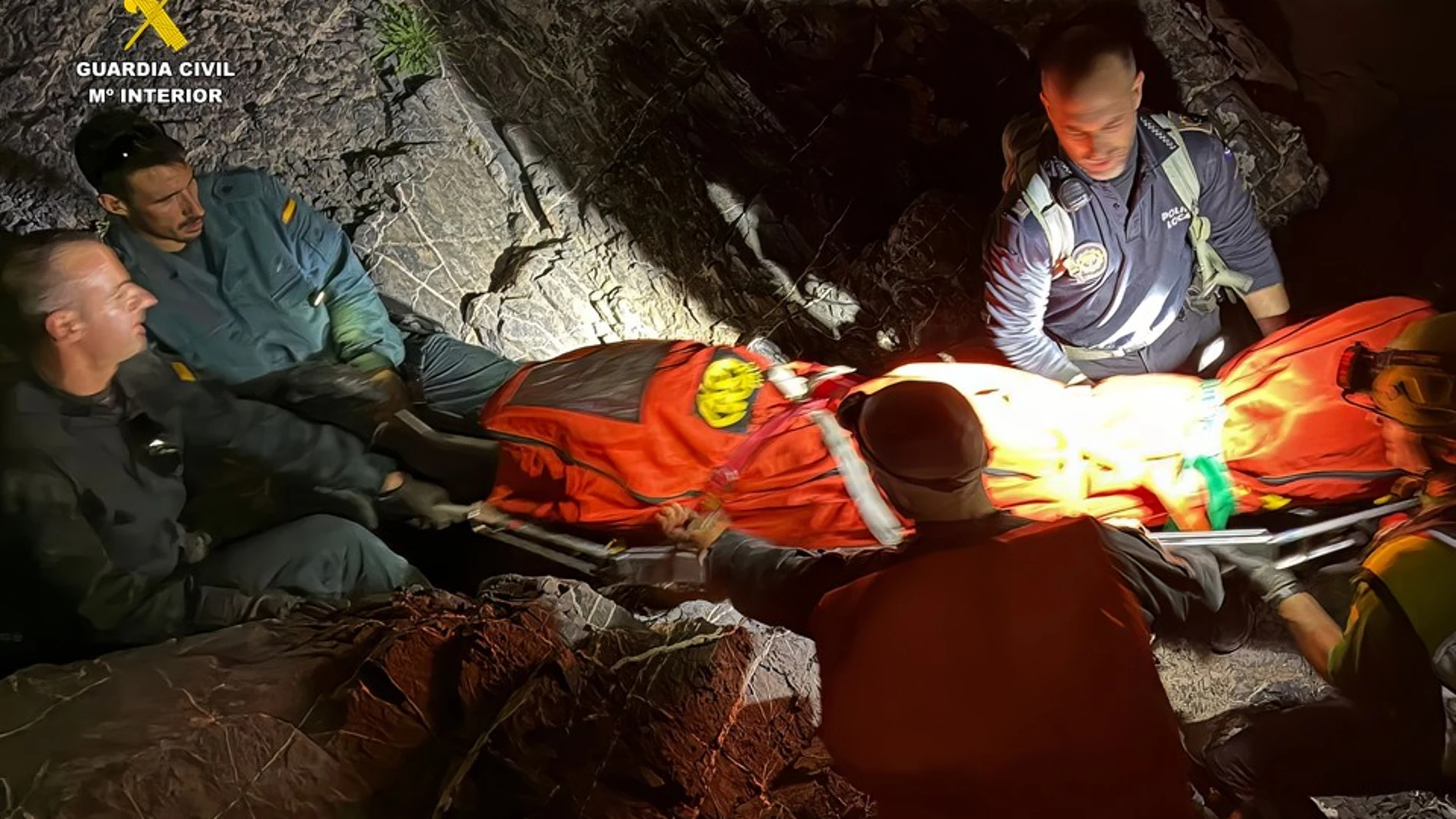 Hallan el cuerpo sin vida de un senderista desaparecido en la rambla salada de Albatera (Alicante)