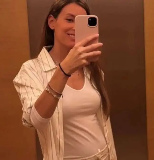 Ana Boyer presume de embarazo