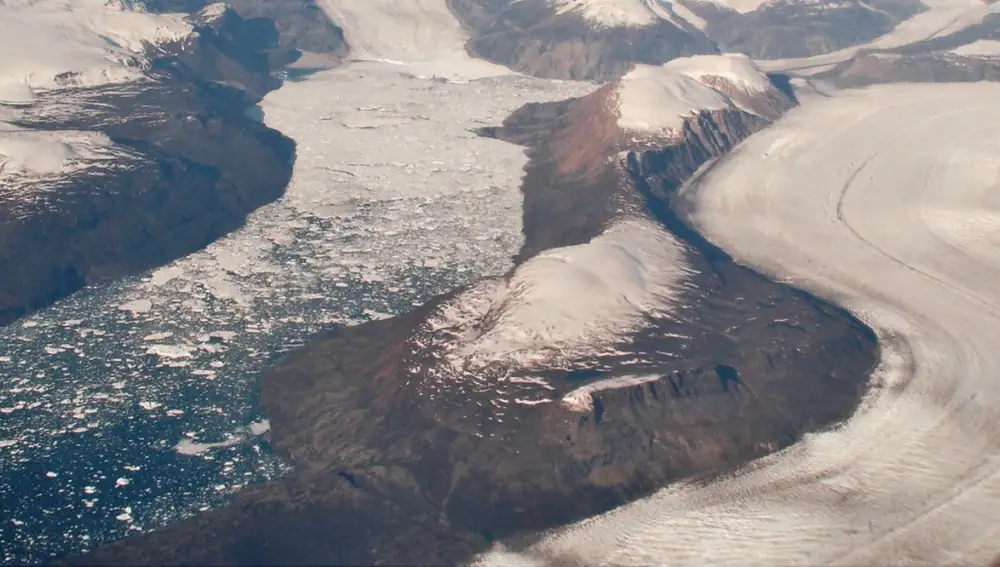 Perforan 1.250 metros de hielo en Groenlandia y descubren que el ser humano contamina con mercurio desde hace 4.000 años groenlandia hielo cambio climatico
