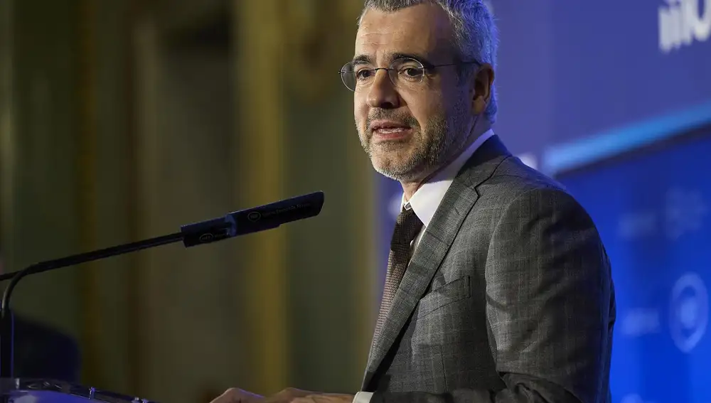 Economía.- (AMP)Aena propone 13.000 millones de inversiones y una subida media de tarifas de 43 céntimos por pasajero