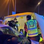 Un motorista, grave tras ser atropellado y arrastrado por un coche decenas de metros en Usera