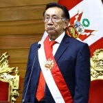 El congresista Jos&eacute; Mar&iacute;a Balc&aacute;zar jura como nuevo presidente interino de Per&uacute;