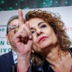 La vicepresidenta primera y ministra de Hacienda, Mar&iacute;a Jes&uacute;s Montero, interviene en un desayuno informativo en Sevilla