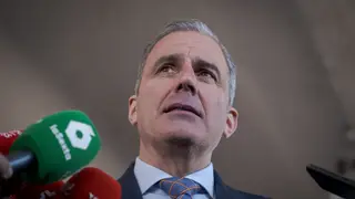 El portavoz de VOX en el Ayuntamiento de Madrid, Javier Ortega Smith, atiende a los medios de comunicación El portavoz de VOX en el Ayuntamiento de Madrid, Javier Ortega Smith, atiende a los medios de comunicación